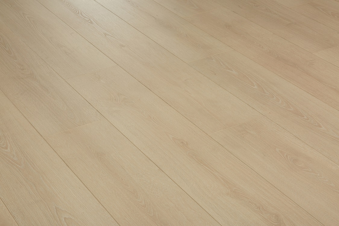 Lyra WPL4 Oak Verse Laminate Flooring 1